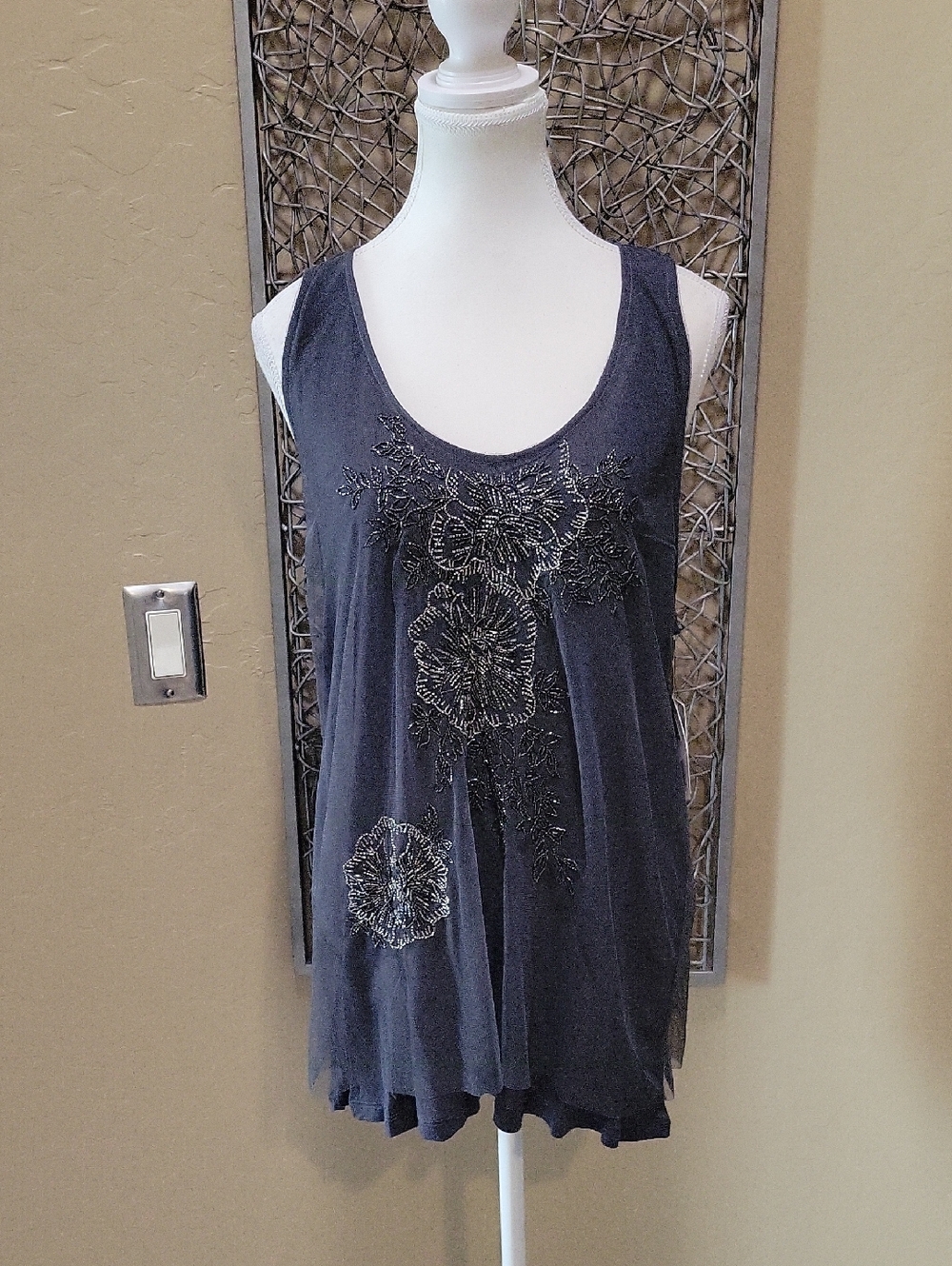 Halogen Silver and Black Beaded Floral Two-layer Scoop Neck Tank In Gray